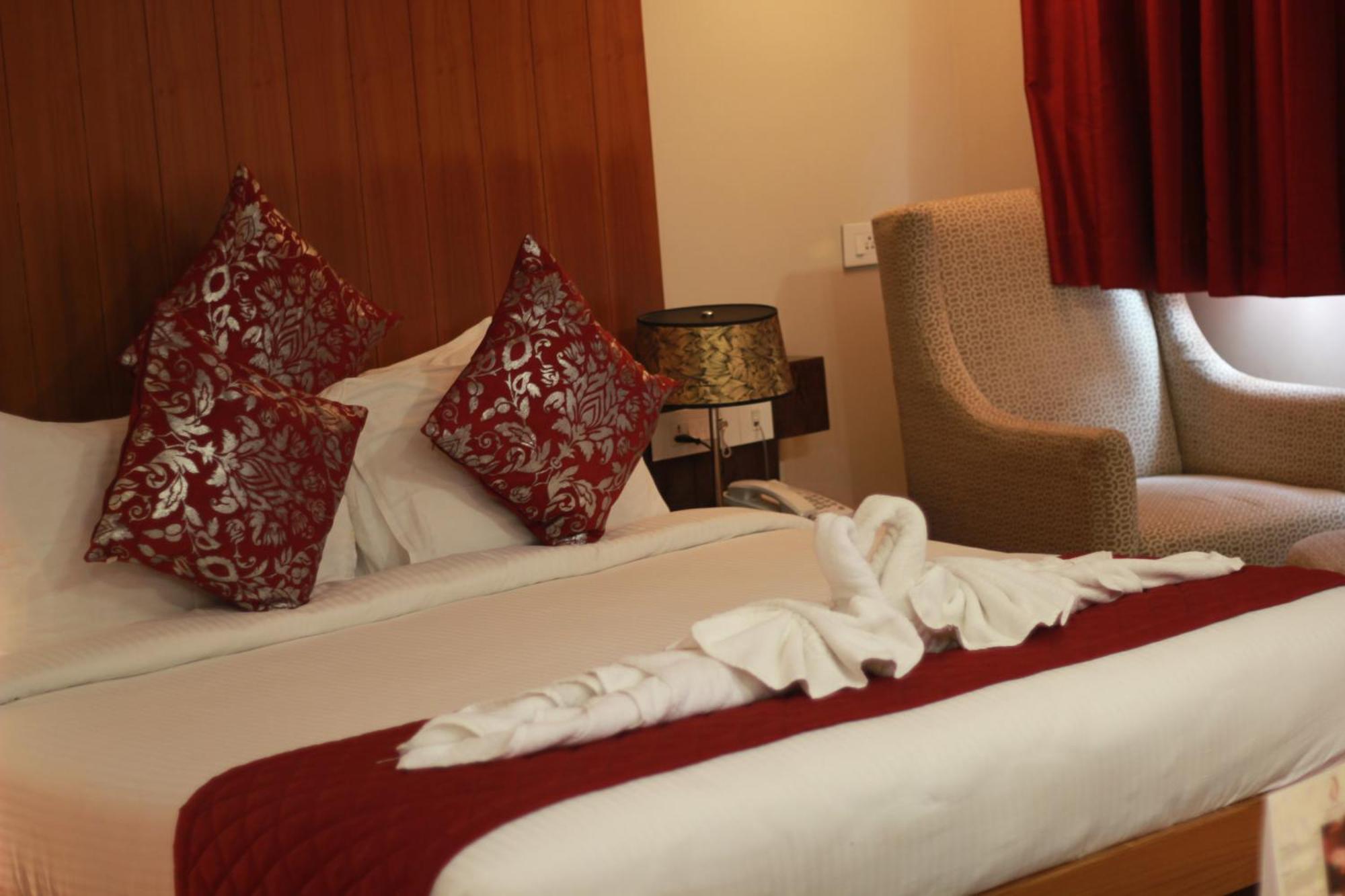 רישיקש Hotel The Amaris מראה חיצוני תמונה