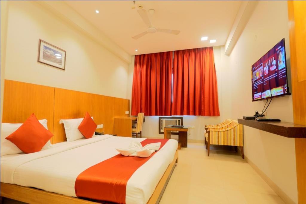 רישיקש Hotel The Amaris מראה חיצוני תמונה