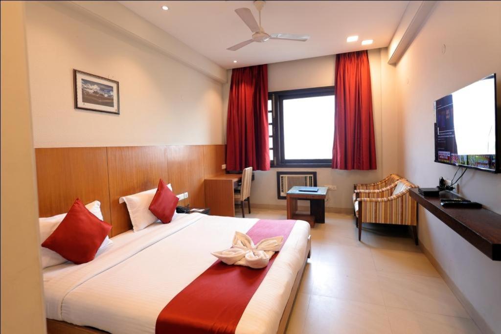 רישיקש Hotel The Amaris מראה חיצוני תמונה