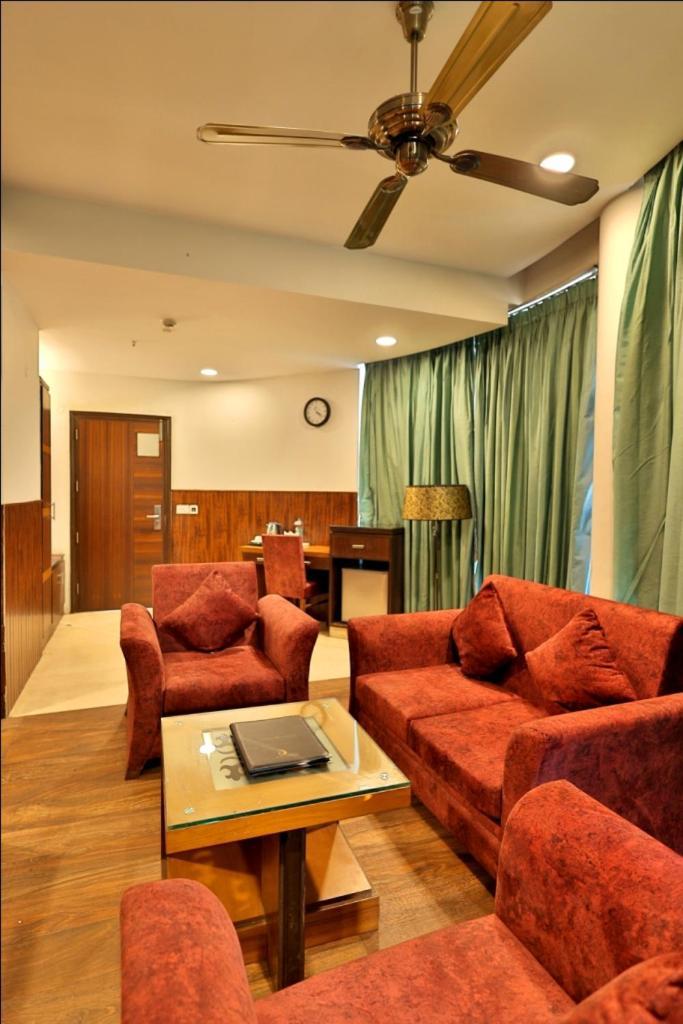 רישיקש Hotel The Amaris מראה חיצוני תמונה