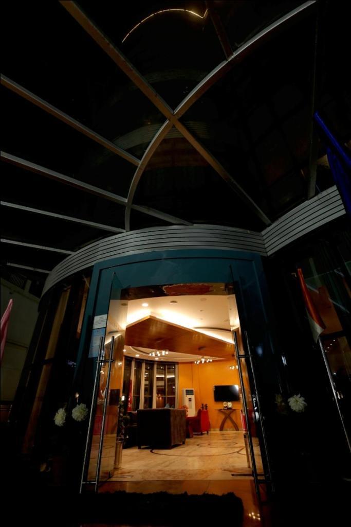 רישיקש Hotel The Amaris מראה חיצוני תמונה