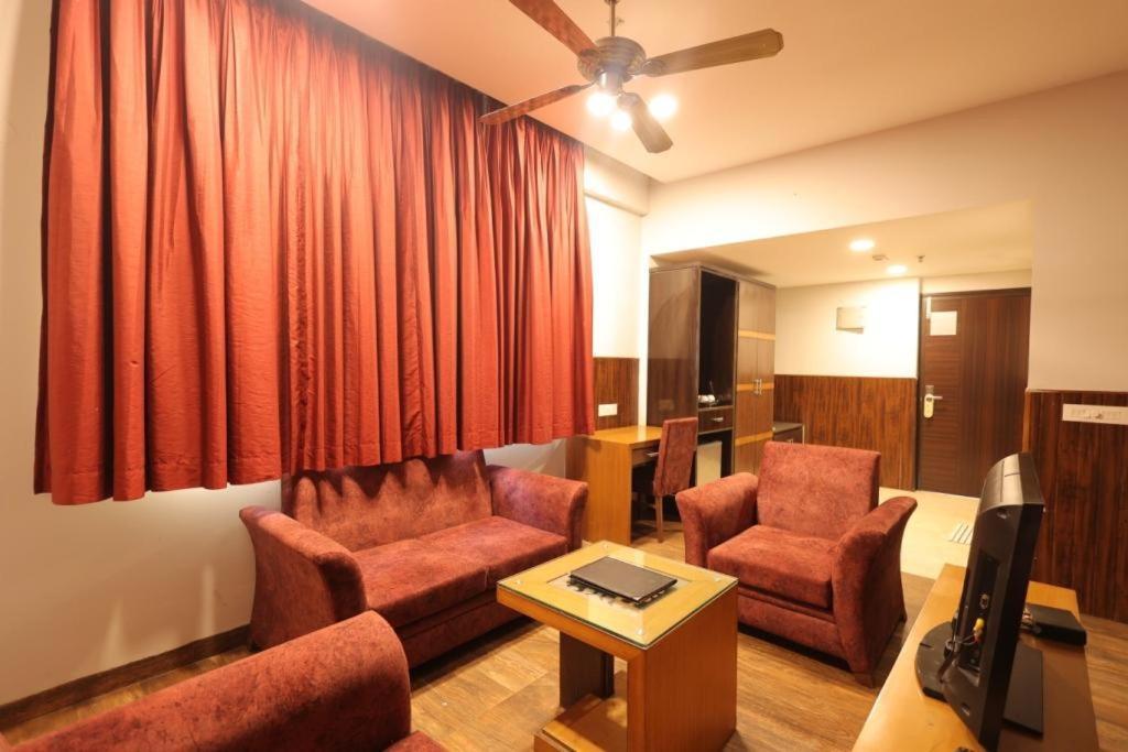 רישיקש Hotel The Amaris מראה חיצוני תמונה