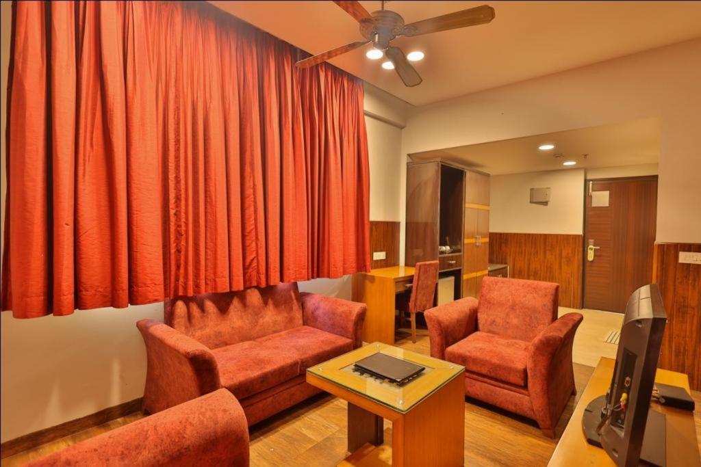 רישיקש Hotel The Amaris מראה חיצוני תמונה