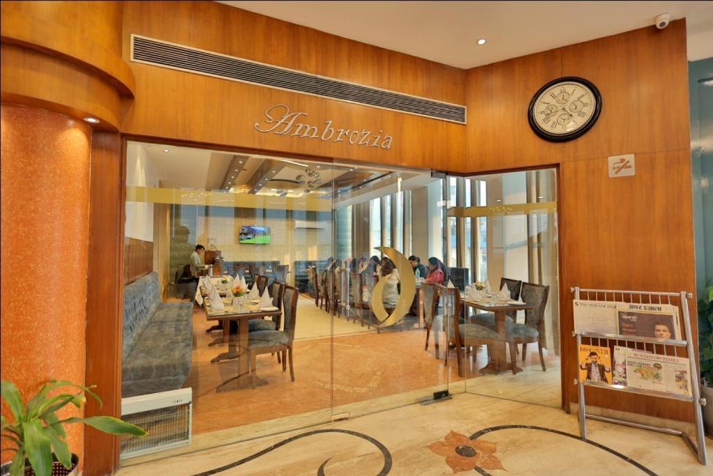 רישיקש Hotel The Amaris מראה חיצוני תמונה