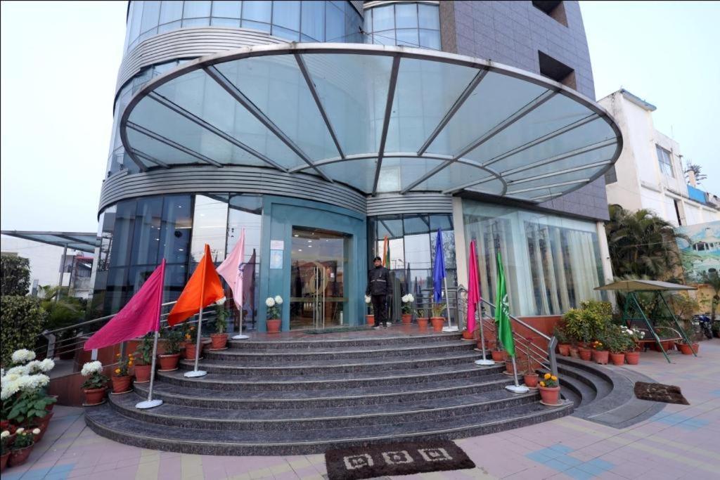 רישיקש Hotel The Amaris מראה חיצוני תמונה