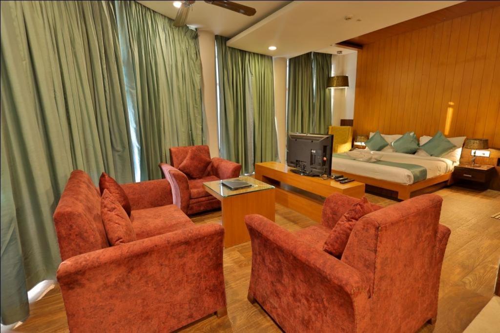 רישיקש Hotel The Amaris מראה חיצוני תמונה