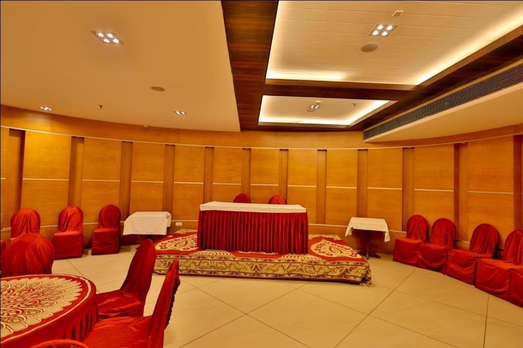 רישיקש Hotel The Amaris מראה חיצוני תמונה