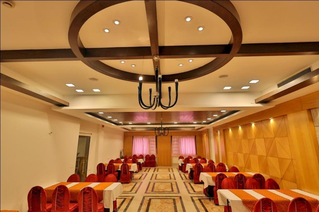 רישיקש Hotel The Amaris מראה חיצוני תמונה