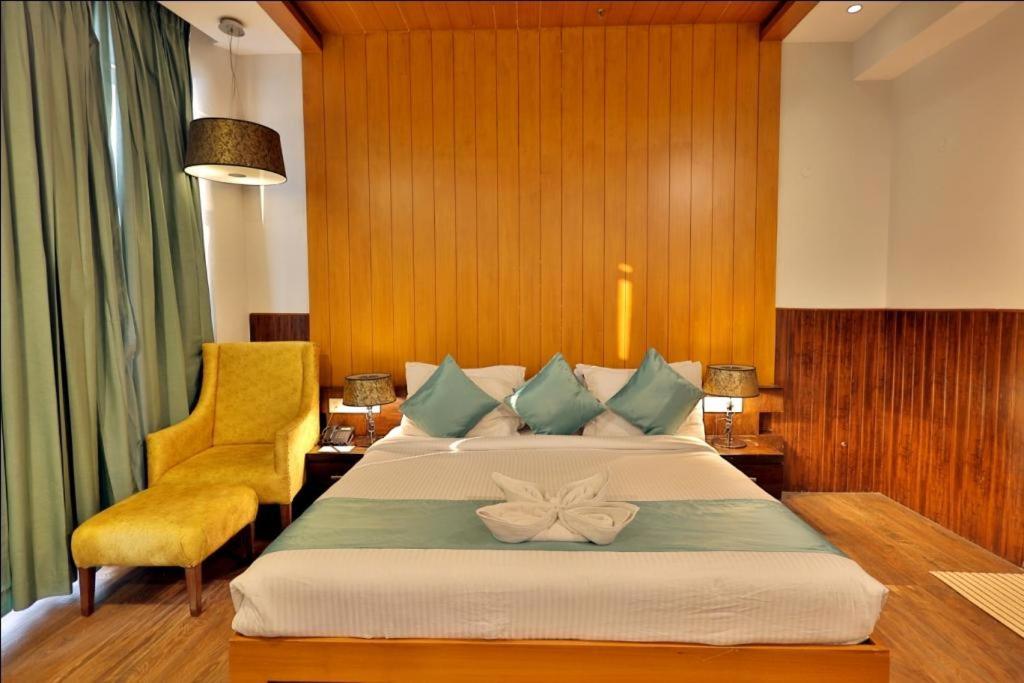 רישיקש Hotel The Amaris מראה חיצוני תמונה