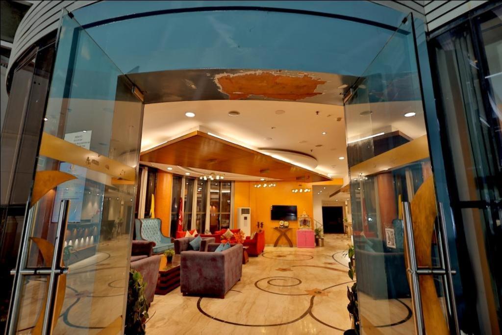רישיקש Hotel The Amaris מראה חיצוני תמונה