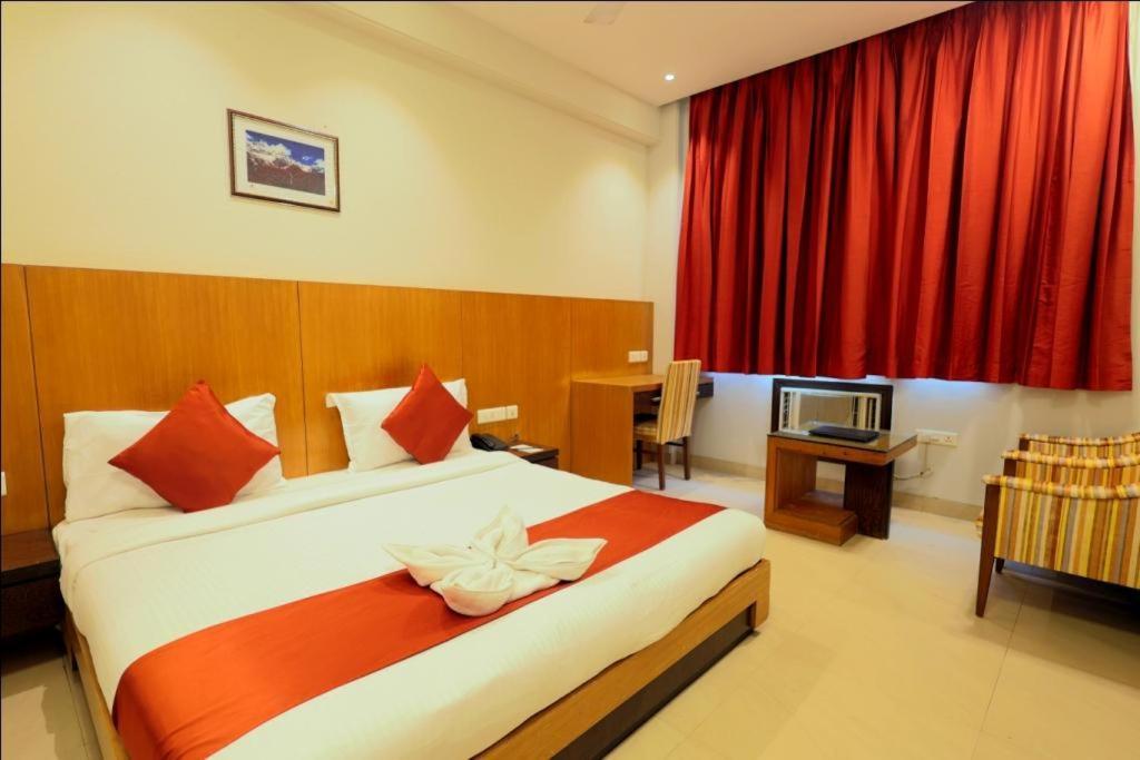רישיקש Hotel The Amaris מראה חיצוני תמונה
